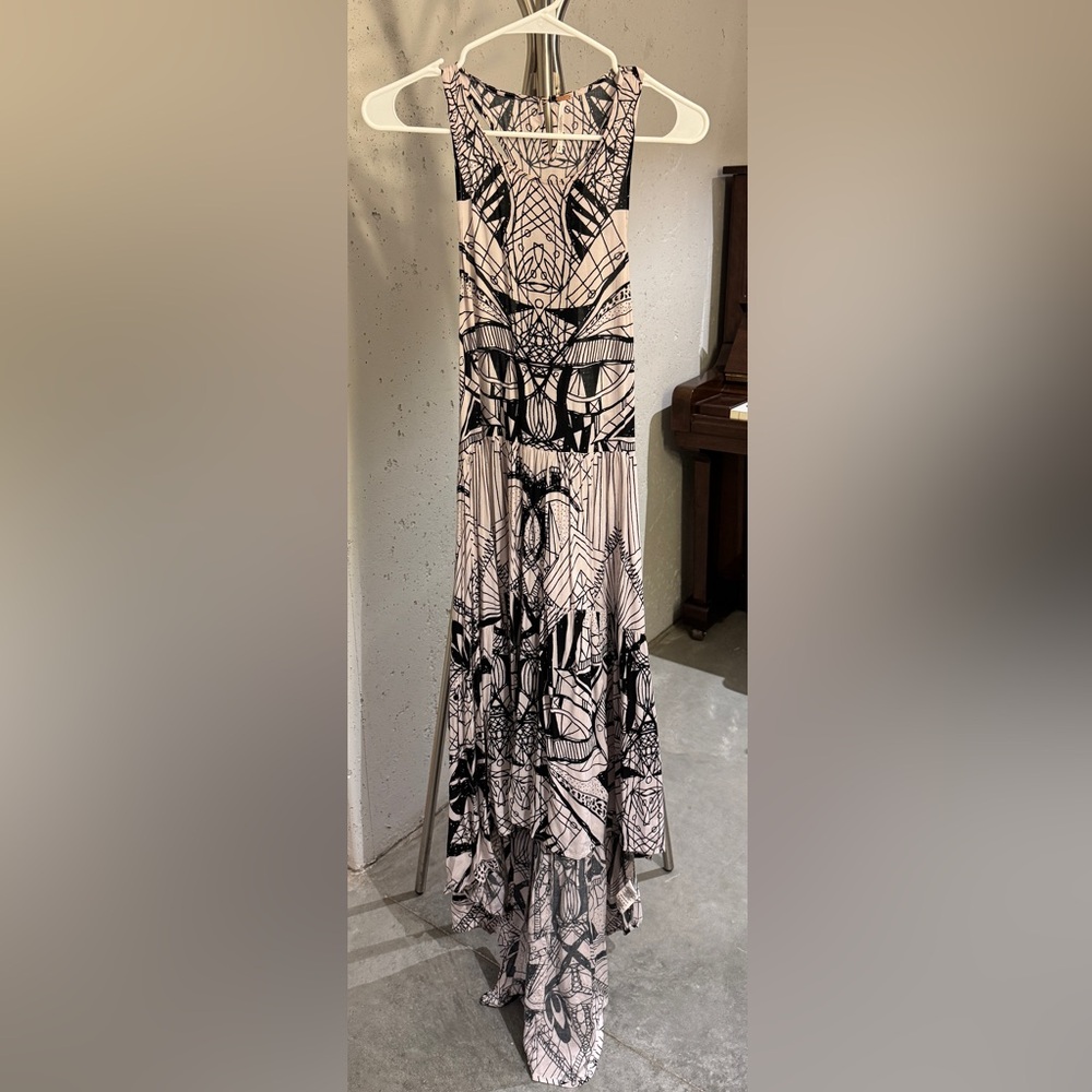 Black & White Sleeveless flowy Cutout Midi Dress Art Nouveau Pattern